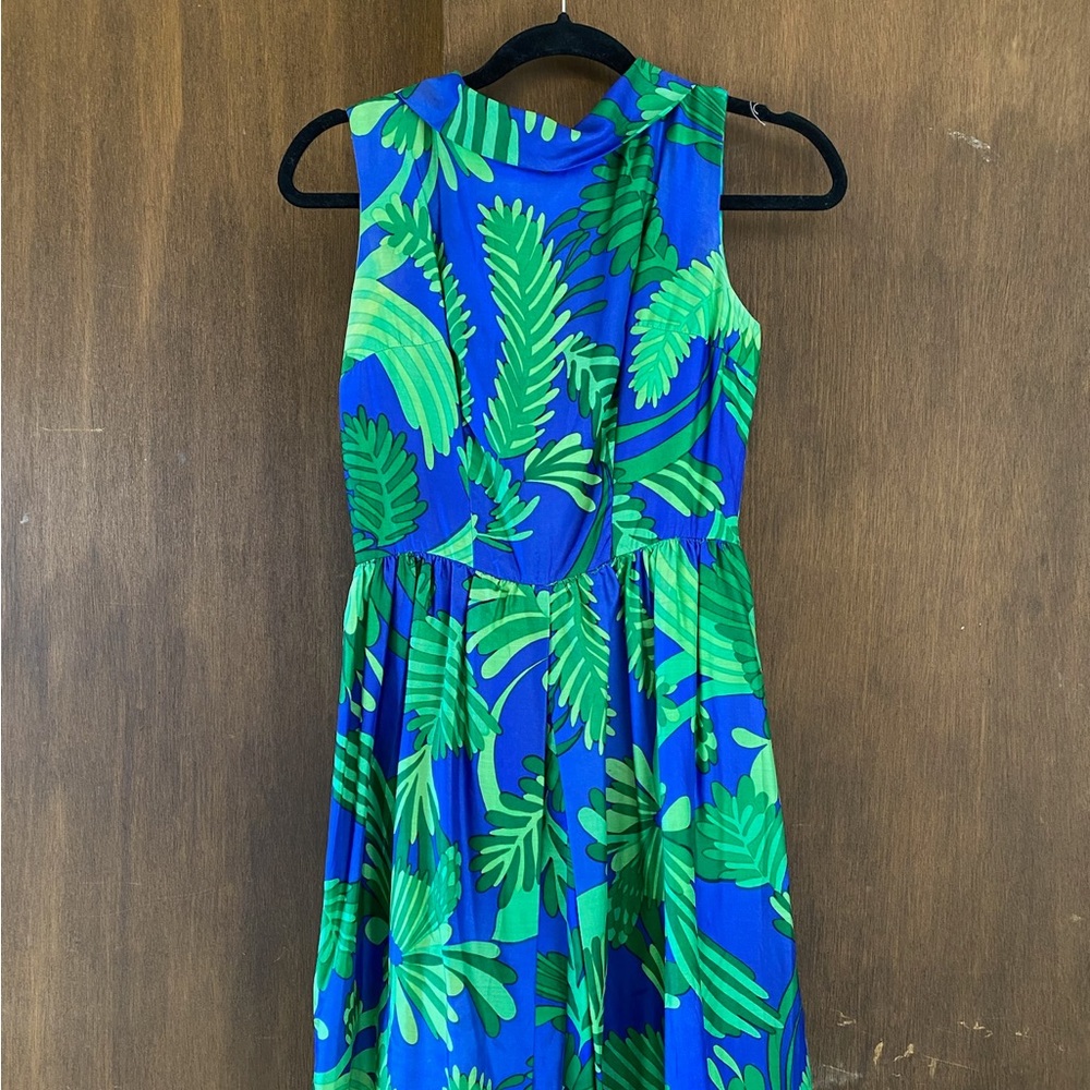 VINTAGE Showcase of Fashion dress.